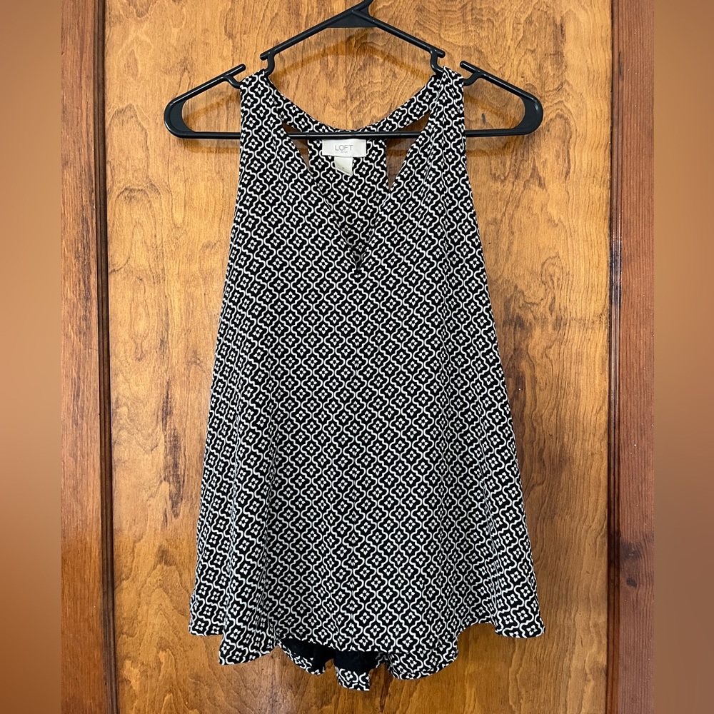 LOFT Black and White Geometric Sleeveless Top